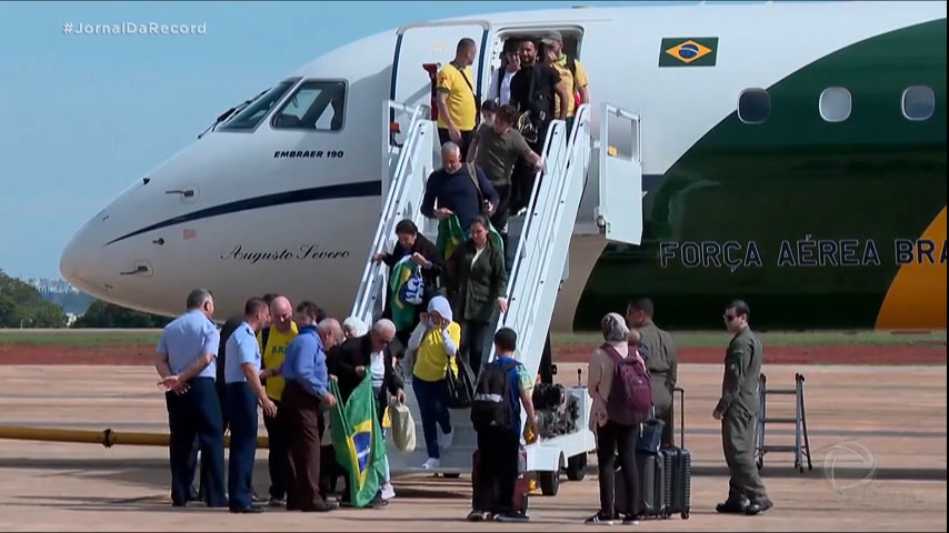 32 pessoas resgatadas da Cisjordânia chegam ao Brasil nesta quinta (2)