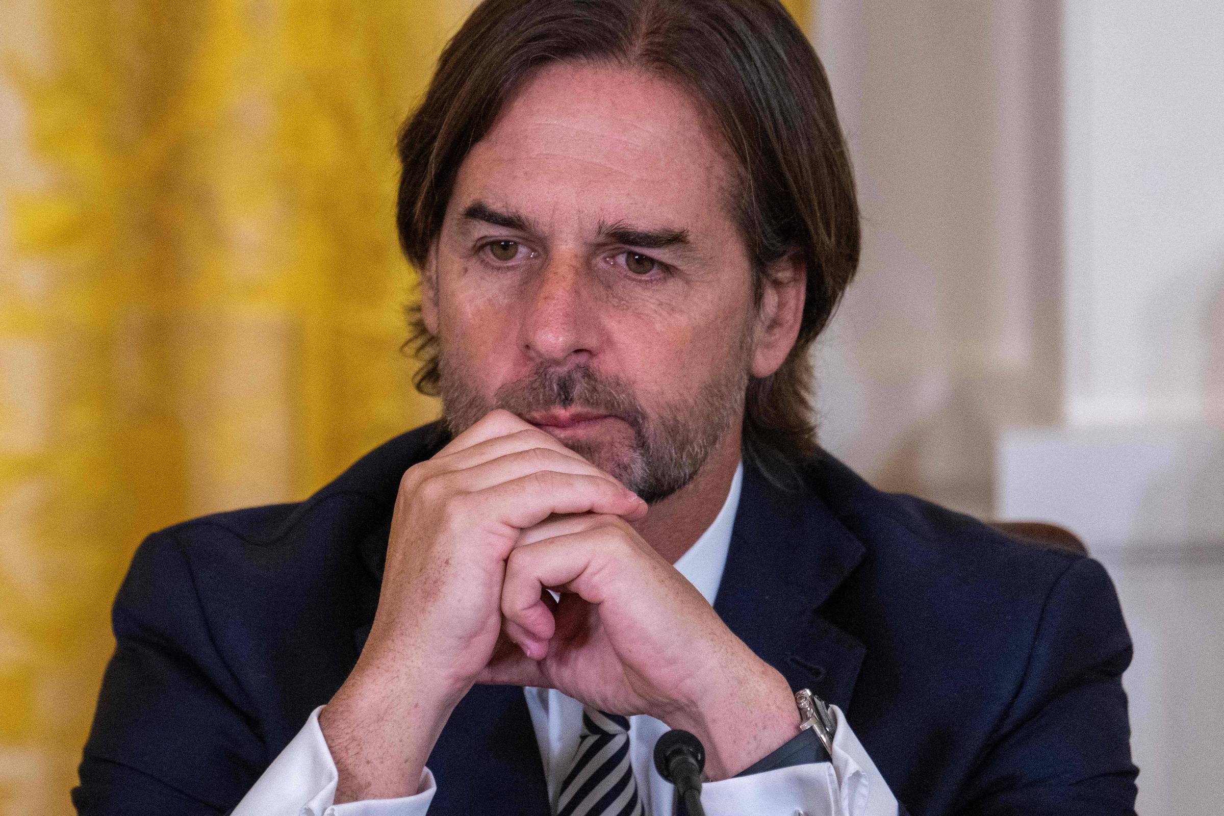 Raro escândalo de corrupção no Uruguai coloca presidente contra as cordas