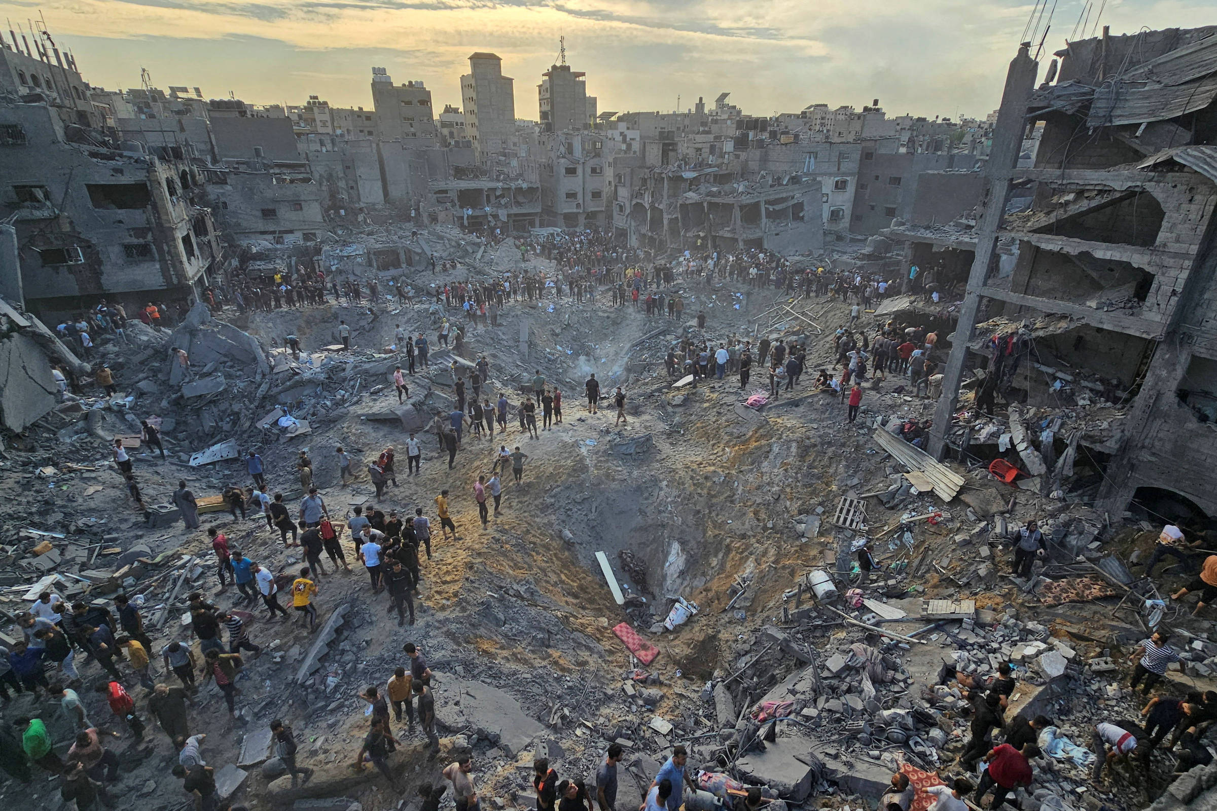 Guerra Israel-Hamas chega a um mês sem respostas fáceis