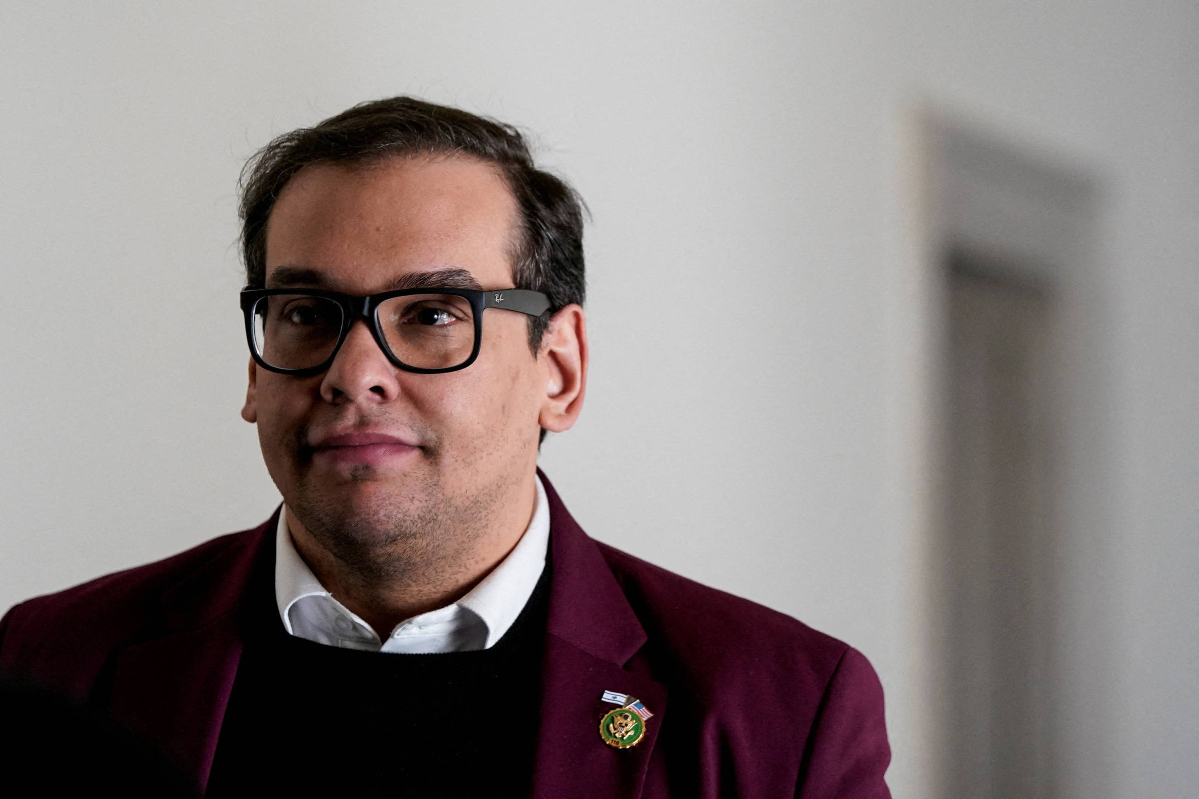 Câmara dos Deputados dos EUA rejeita cassação de George Santos