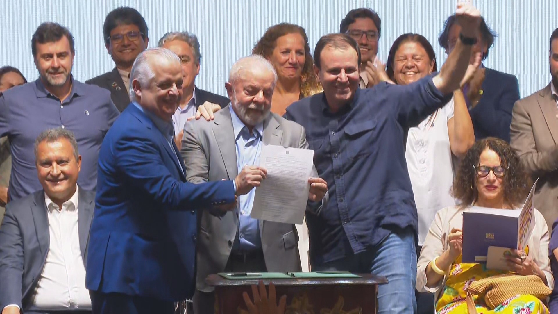 Governo Lula assina portaria que garante a migração de voos do Santos Dumont para o Galeão