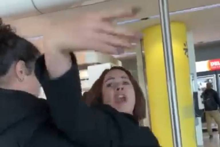 Brasileira é xingada em ataque xenófobo em aeroporto de Portugal; veja vídeo
