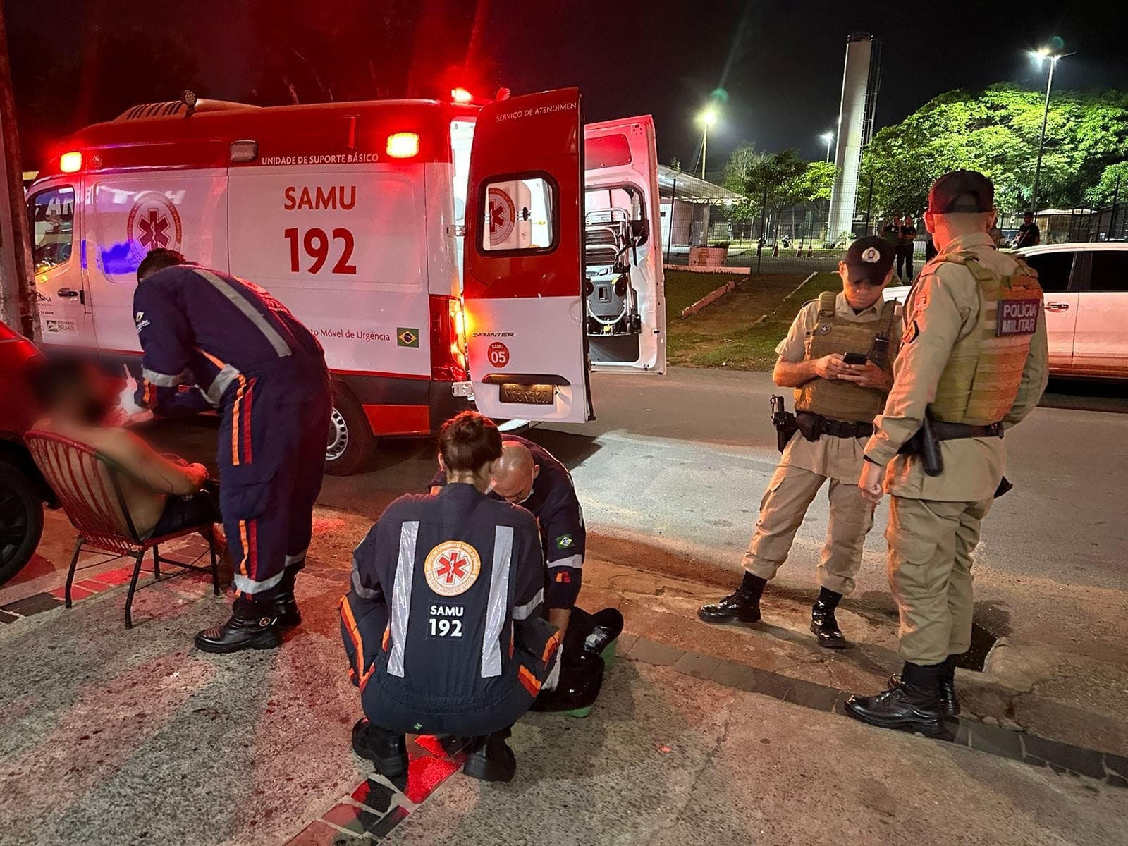 Homem é atingido por 24 golpes de faca após ter celular roubado por quatro suspeitos