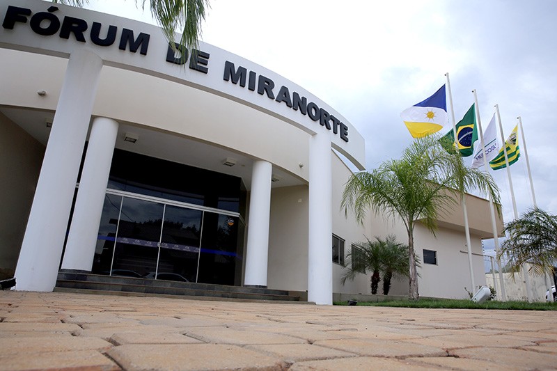 Homem é condenado a nove anos de prisão por armar emboscada para vingar a morte do pai