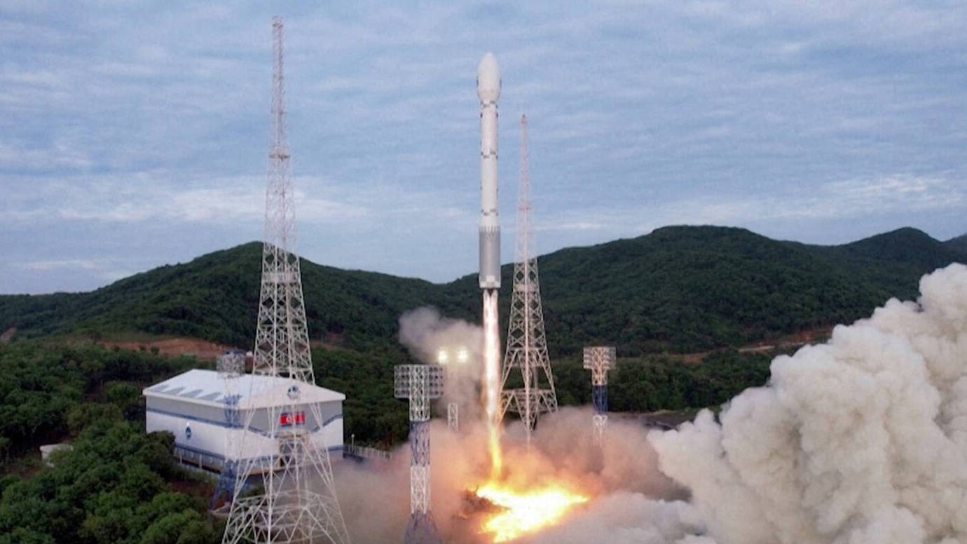 Coreia do Norte suspende acordo militar com a Coreia do Sul após lançamento de satélite