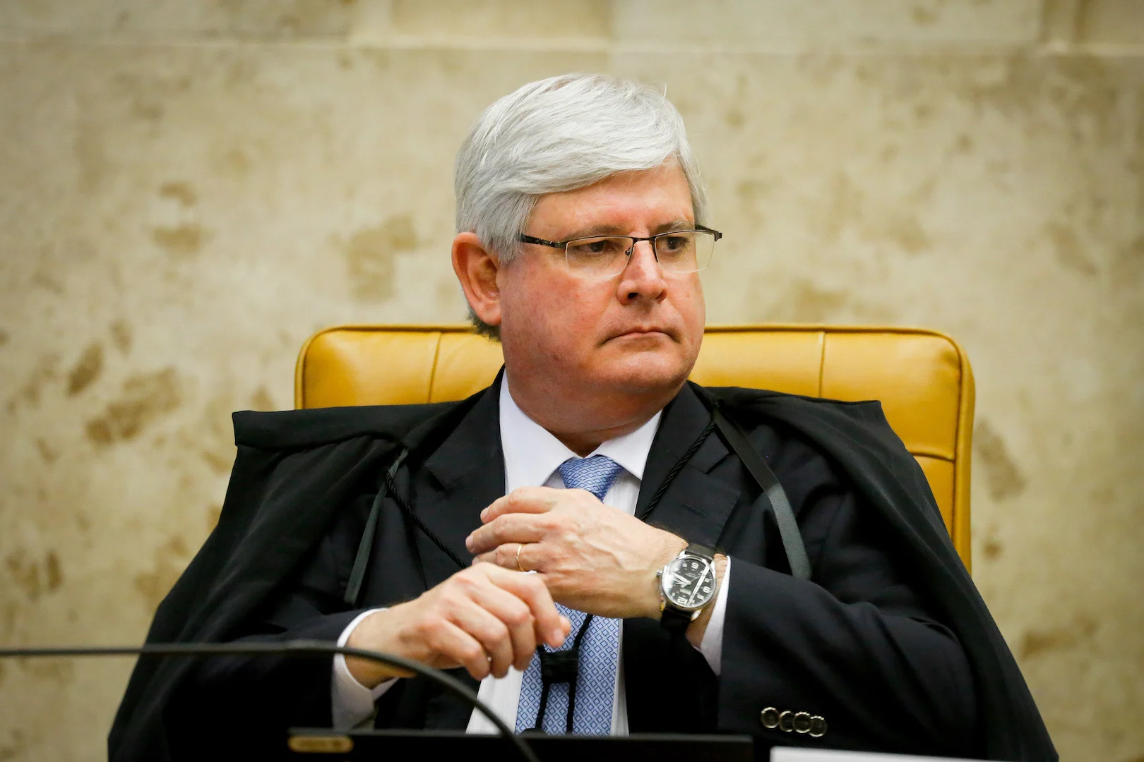 Janot sugere perdão da pena de José Dirceu no mensalão do PT