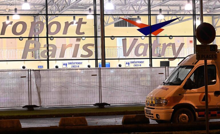 franca-proibe-decolagem-de-aviao-com-303-indianos-sob-suspeita-de-trafico-humano