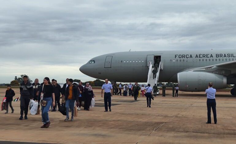 Terceiro grupo de repatriados vindos de Gaza chega ao Brasil