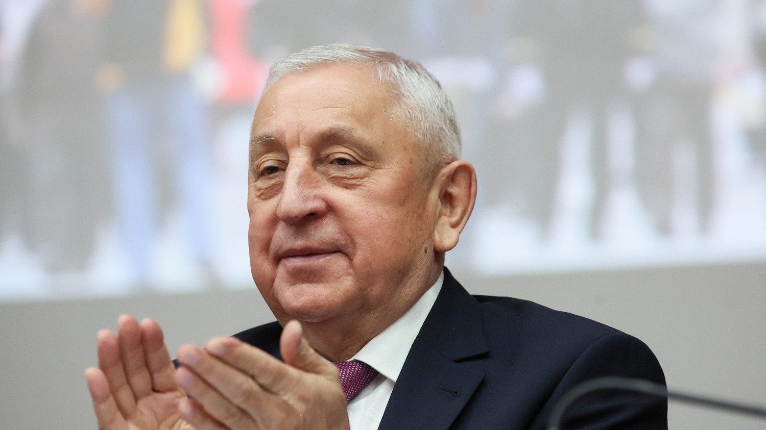 Partido Comunista designa veterano político como candidato presidencial nas eleições da Rússia