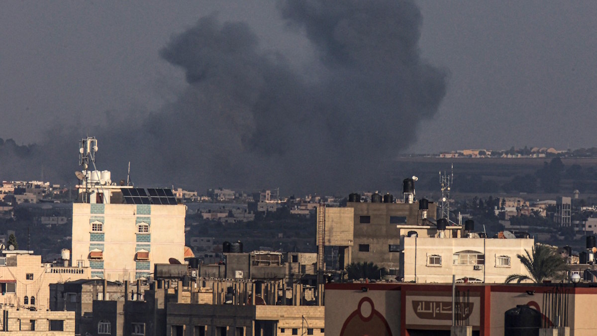 Israel mantém bombardeios na Faixa de Gaza na noite de Natal
