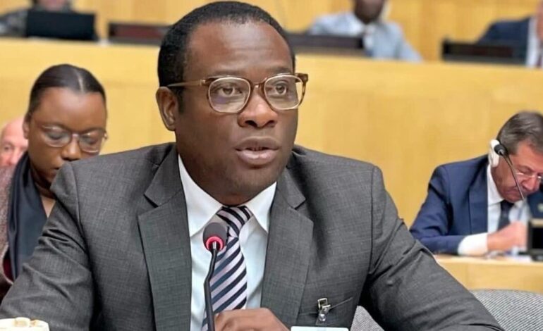 ‘guiana-esta-vigilante’,-diz-ministro-das-relacoes-exteriores-do-pais-apos-referendo-da-venezuela