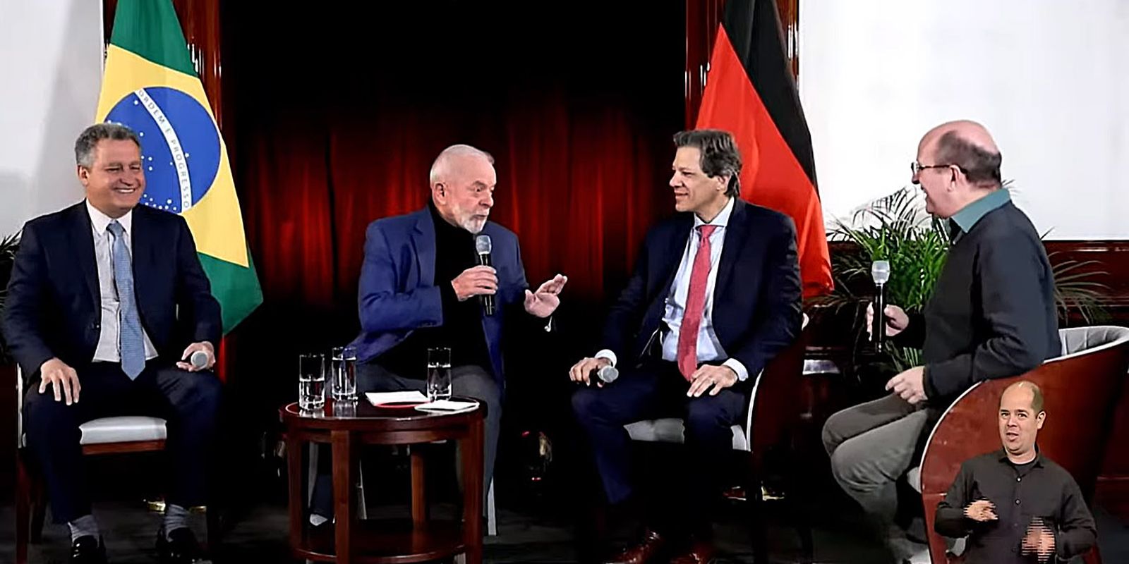 Lula retorna de giro internacional com previsão de viagens só em 2024