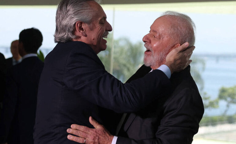 lula-se-despede-de-fernandez-e-manda-recado-a-milei