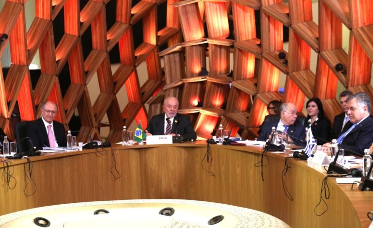 “crescente-preocupacao”,-diz-lula-sobre-crise-entre-venezuela-e-guiana