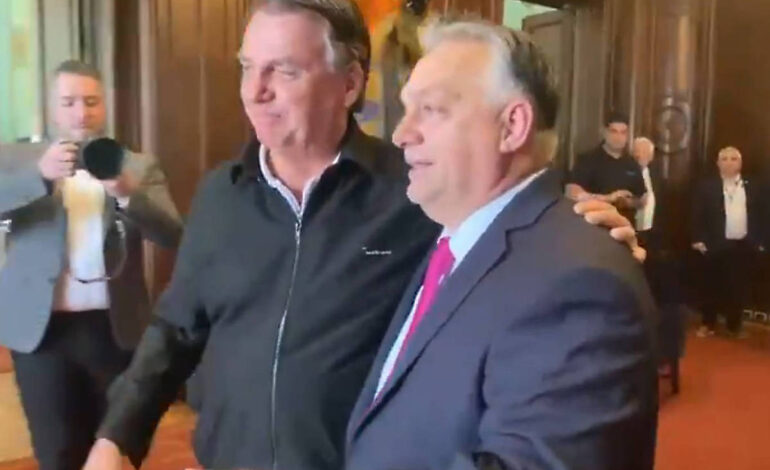 Bolsonaro se encontra com Orbán, premiê da Hungria, na Argentina