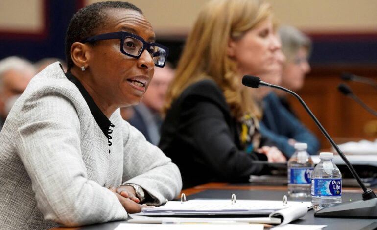 Fala sobre antissemitismo coloca reitora de Harvard na berlinda