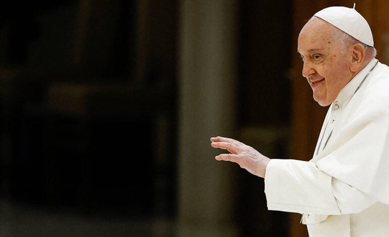 francisco-faz-87-e-termina-2023-mais-‘livre’-sem-sombra-de-bento-16