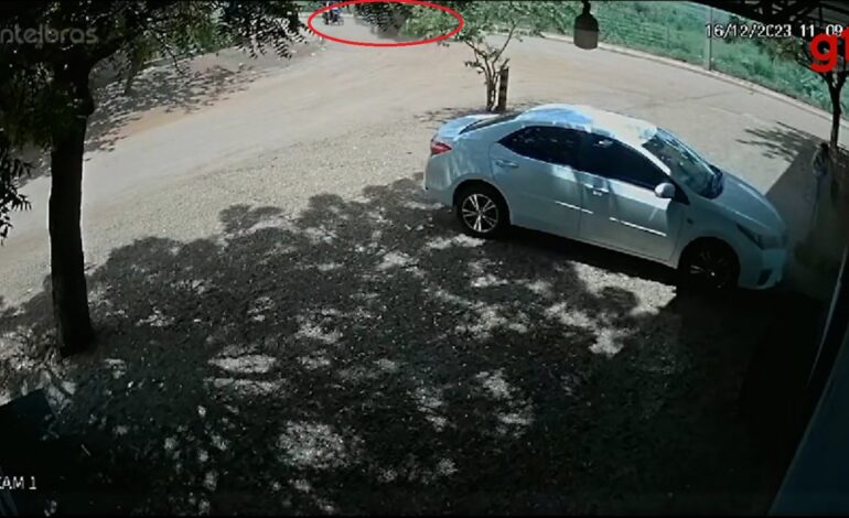 video:-batida-entre-moto-e-caminhao-deixa-uma-pessoa-morta-e-outra-ferida