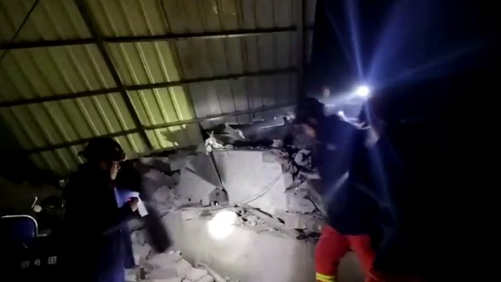 terremoto-de-magnitude-5,9-atinge-a-china-e-deixa-pelo-menos-100-pessoas-mortas 