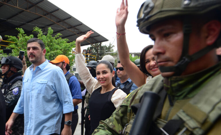 equador-pode-estar-fadado-a-fazer-prisoes-e-cemiterios,-diz-lider-da-oposicao-a-noboa