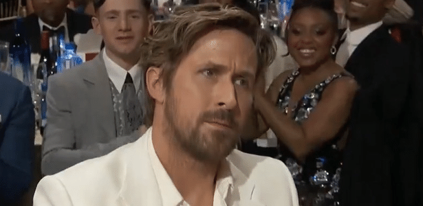 reacao-estranha-de-ryan-gosling-ao-ganhar-o-critics-choice-award-viraliza