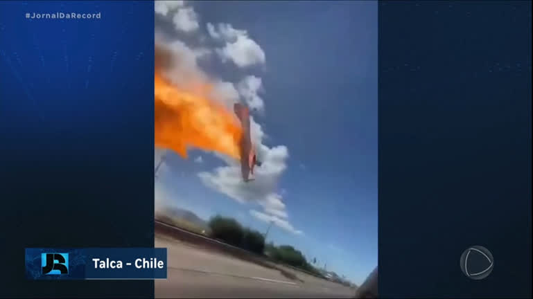 aeronave-de-combate-a-incendios-florestais-cai-em-rodovia-no-chile