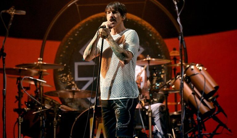 universal-pictures-adquire-direitos-de-livro-de-memorias-de-anthony-kiedis