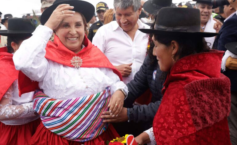 presidente-do-peru-e-agredida-e-tem-cabelos-puxados-por-mulher;-veja