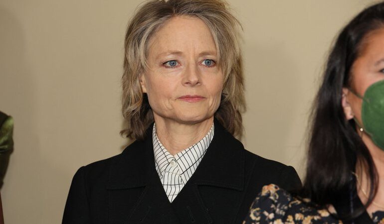 jodie-foster-celebra-apoio-a-greta-gerwig,-de-barbie:-“espero-que-continue”