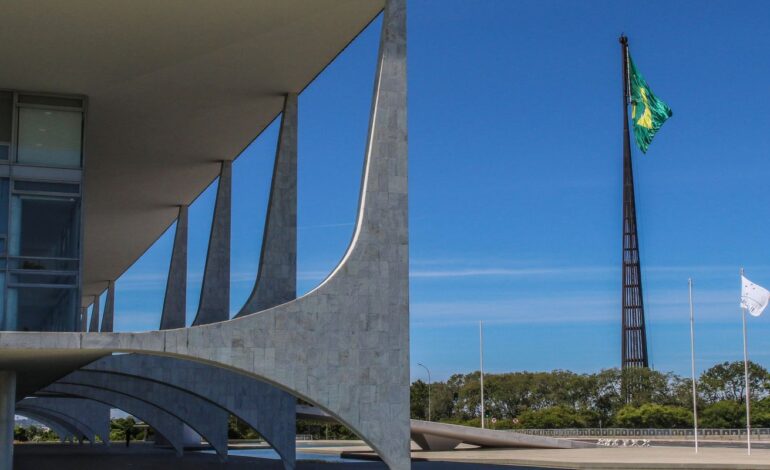 lula-sanciona-orcamento-e-veta-r$-5,6-bilhoes-em-emendas-parlamentares