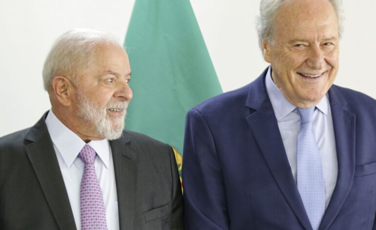 Lula assina nomeação de Lewandowski no Ministério da Justiça