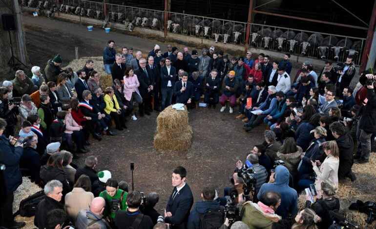 ‘agricultores-em-furia’-na-franca-mantem-atos-mesmo-apos-terem-demanda-acatada