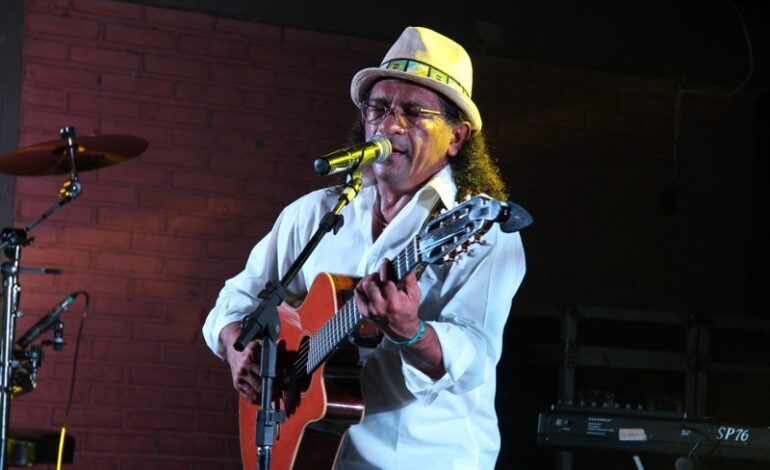 cantor-genesio-tocantins-internado-por-sofrer-um-avc-apresenta-melhoras,-segundo-esposa