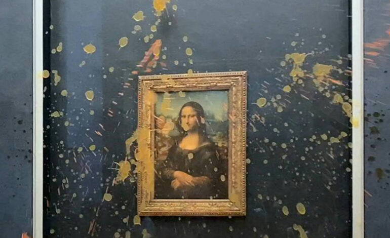 ecoativistas-jogam-sopa-na-mona-lisa-em-protesto