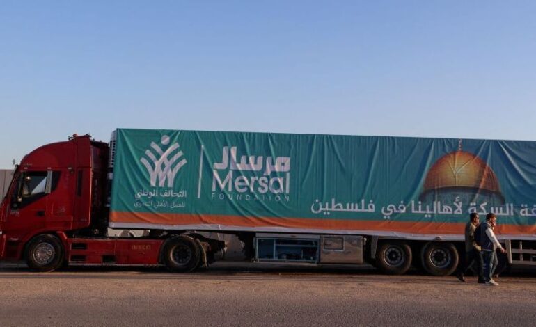 Reino Unido, Itália e Finlândia suspendem financiamento para agência de refugiados em Gaza