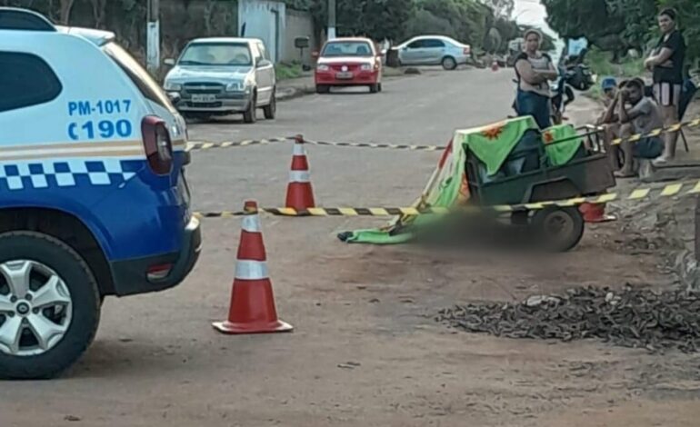 lavrador-e-morto-a-tiros-no-meio-de-rua-e-corpo-fica-embaixo-de-carretinha