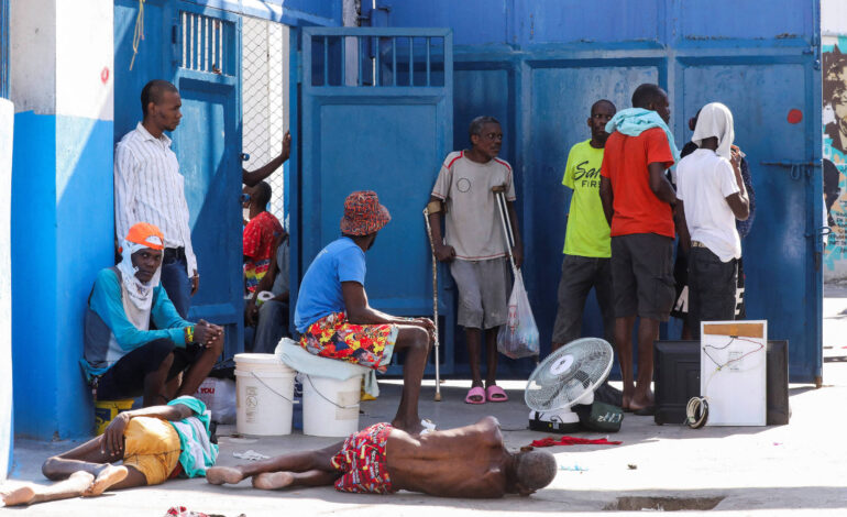 gangue-no-haiti-invade-prisao-e-liberta-quase-todos-os-seus-4.000-detentos