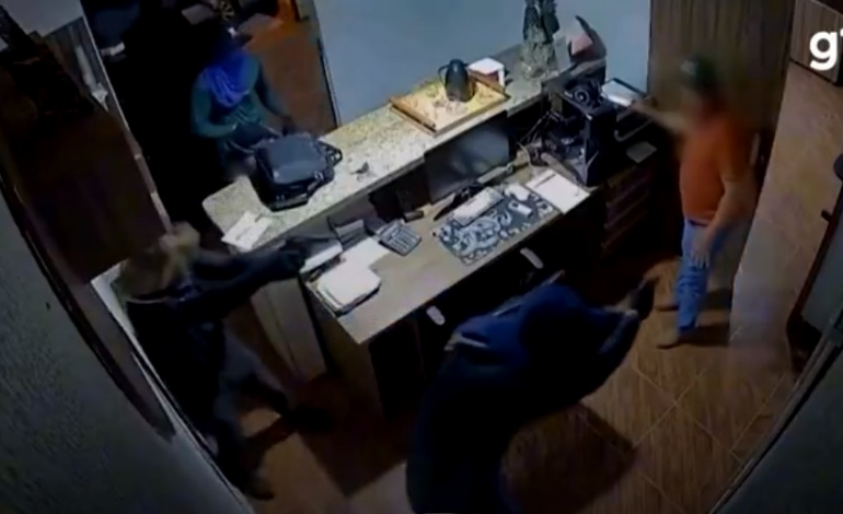 trabalhadores-sao-rendidos-e-agredidos-por-criminosos-durante-assalto;-video