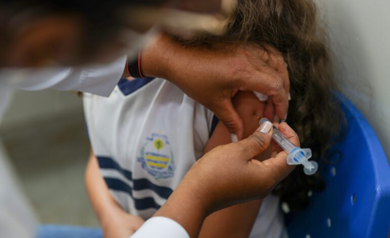doses-da-vacina-contra-a-dengue-sao-aplicadas-em-480-criancas-de-palmas-em-cinco-dias