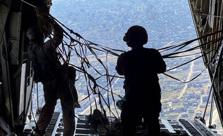 vista-de-voo-de-ajuda-militar-dos-eua-mostra-destruicao-em-gaza