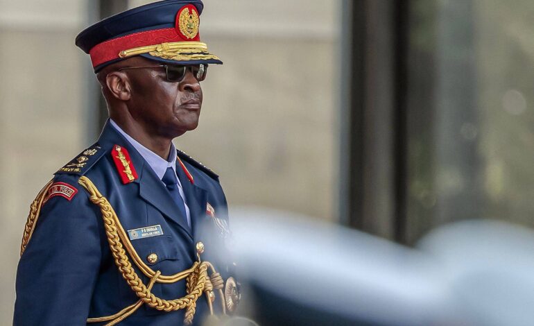 chefe-das-forcas-armadas-do-quenia-e-outros-9-oficiais-morrem-em-queda-de-helicoptero
