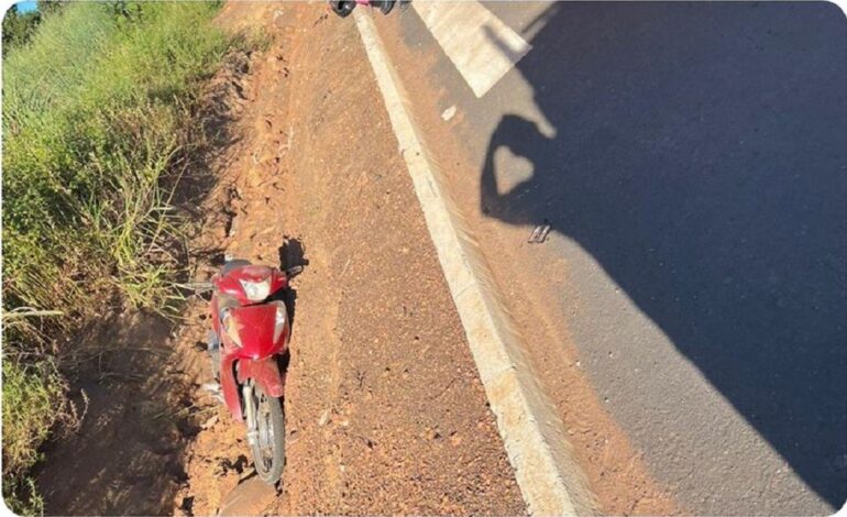 idosa-morre-apos-perder-controle-de-moto-em-curva-e-cair-dentro-de-vala