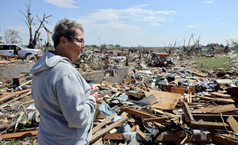 tornado-provoca-‘varias-mortes’-e-destruicao-em-iowa,-nos-estados-unidos