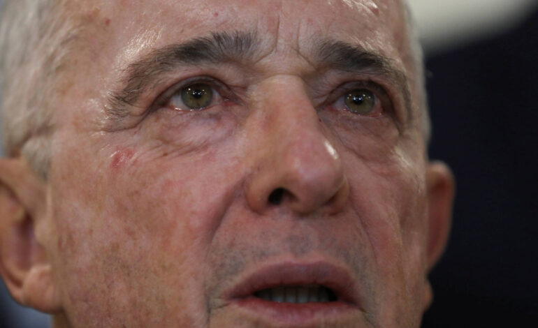 alvaro-uribe-sera-primeiro-ex-presidente-da-colombia-a-ir-ao-banco-dos-reus