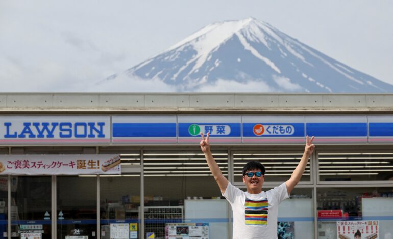 cortina-bloqueia-vista-‘viral’-do-monte-fuji-em-cidade-japonesa