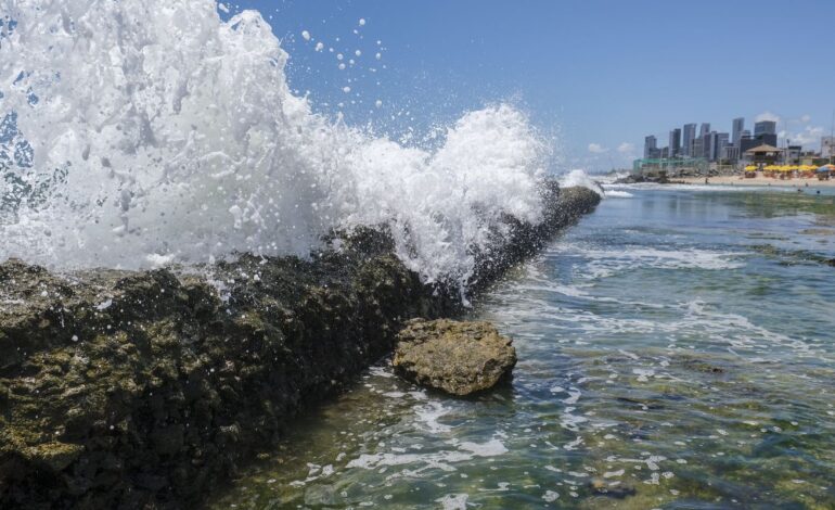 Governo quer barrar projeto que pode privatizar acesso a praias