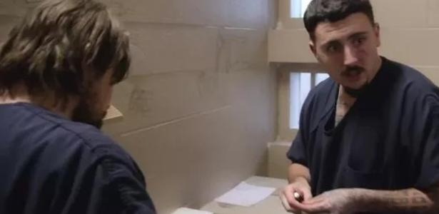 astro-de-documentario-da-netflix-e-encontrado-morto-em-prisao-aos-29-anos