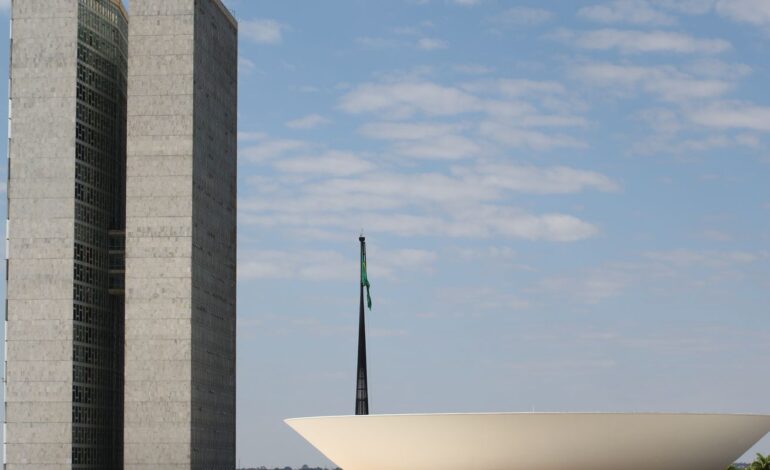 projeto-que-equipara-aborto-a-homicidio-tem-urgencia-aprovada