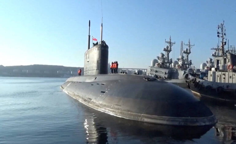 putin-tempera-visita-ao-ditador-kim-com-exercicio-militar;-video