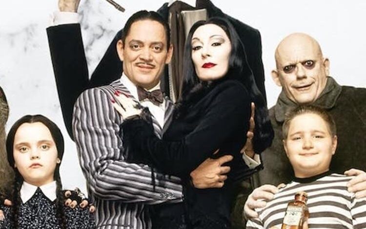 voce-sabe-a-ordem-cronologica-de-‘a-familia-addams’?